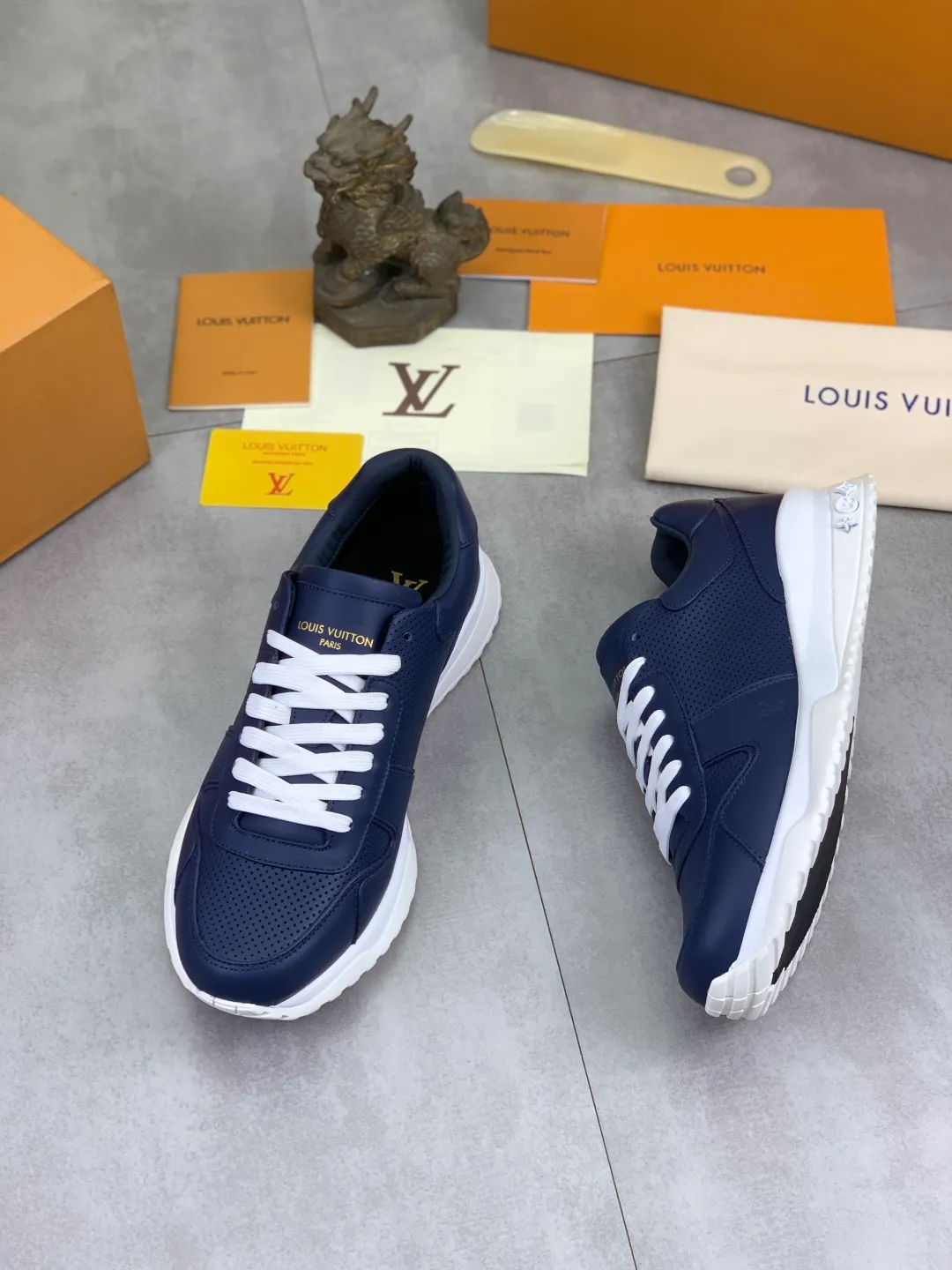 Men's men's shoes P680 new style 💶[LOUIS VUITTON] (original order) new style 🍀LV Louis Vuitton * - top version of LV classic trendy shoes! Use imported original cowhide and water-dyed cowhide lining. The latest original wear-resistant TPU combination outsole! High quality products! Multiple colors available, code number: 39-45 (46 customized)